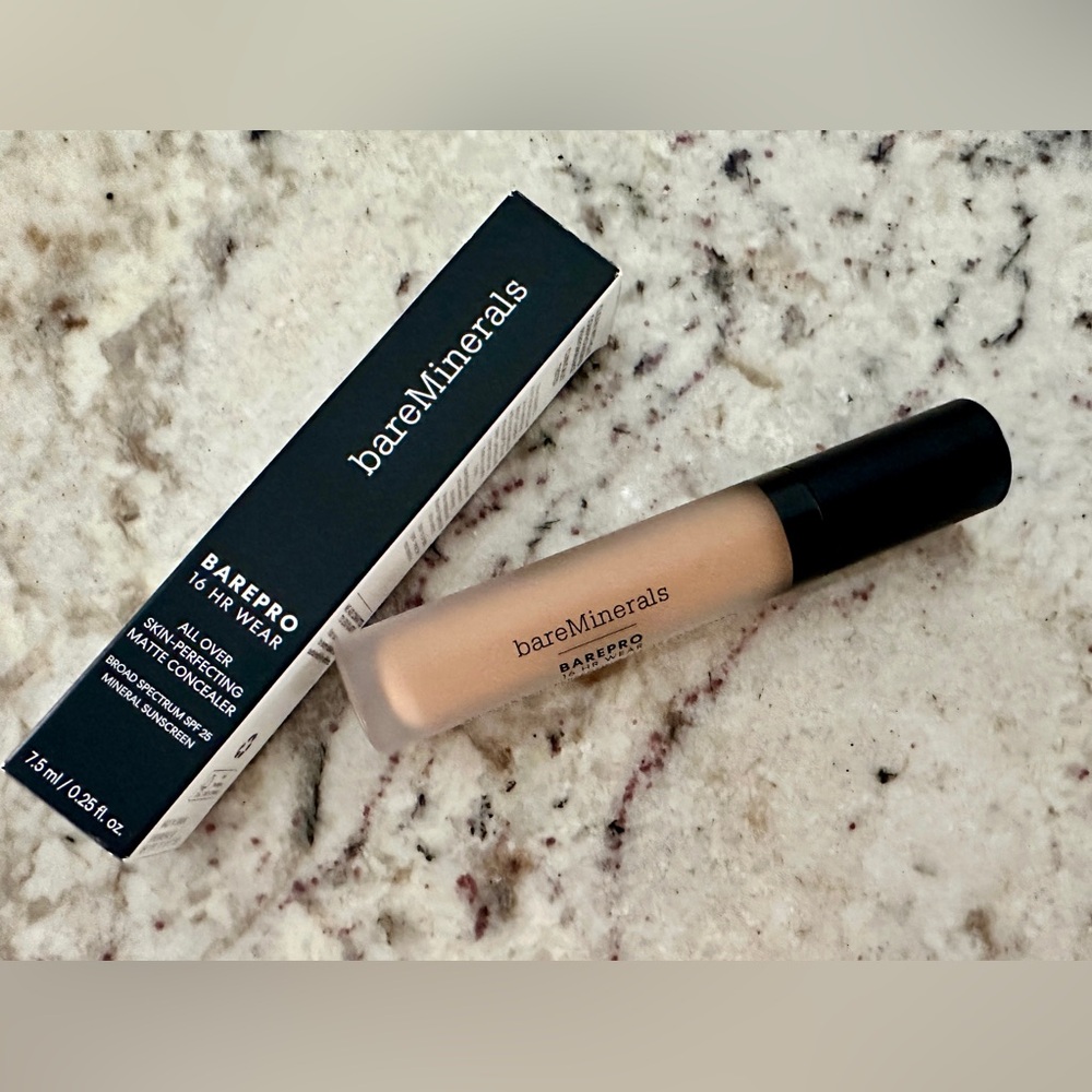 NIB Bare Minerals BAREPRO 16HR ALL OVER SKIN-PERFECTING MATTE CONCEALER SPF 25